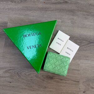 BOTTEGA VENETA WOMENS Intrecciato Tiny Tri-fold Wallet Calf Leather